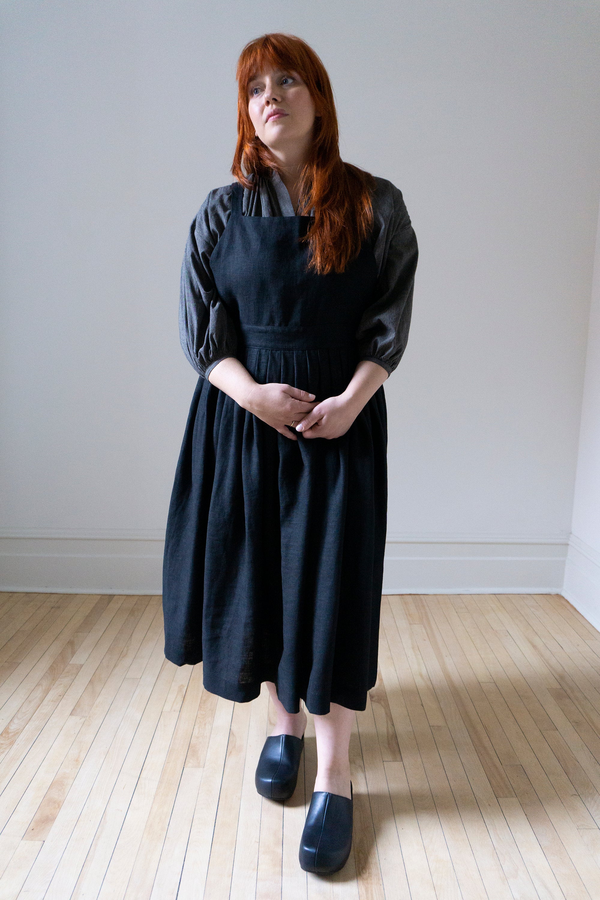 Robe Tablier Osa - Lin Noir