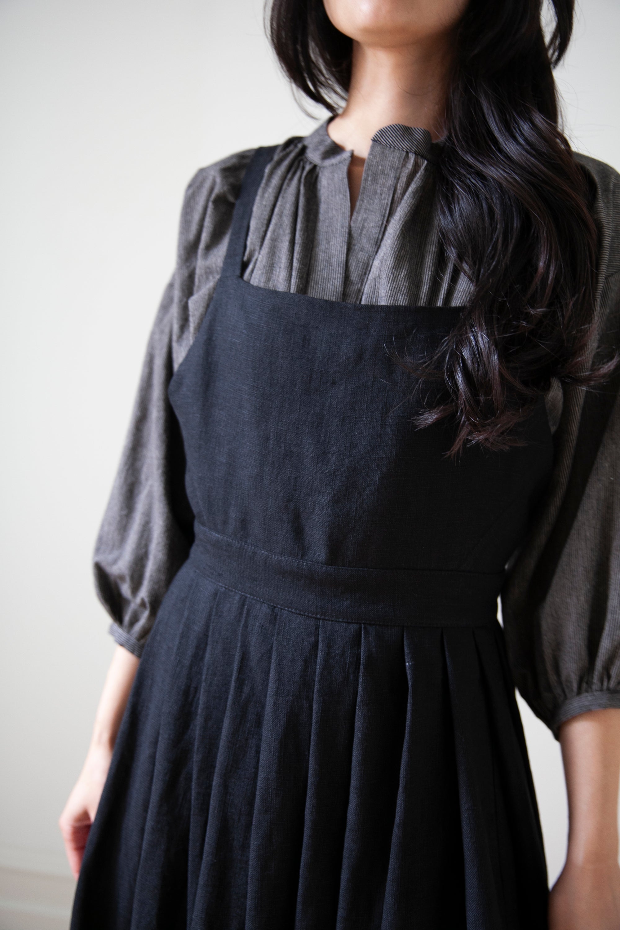 Robe Tablier Osa - Lin Noir