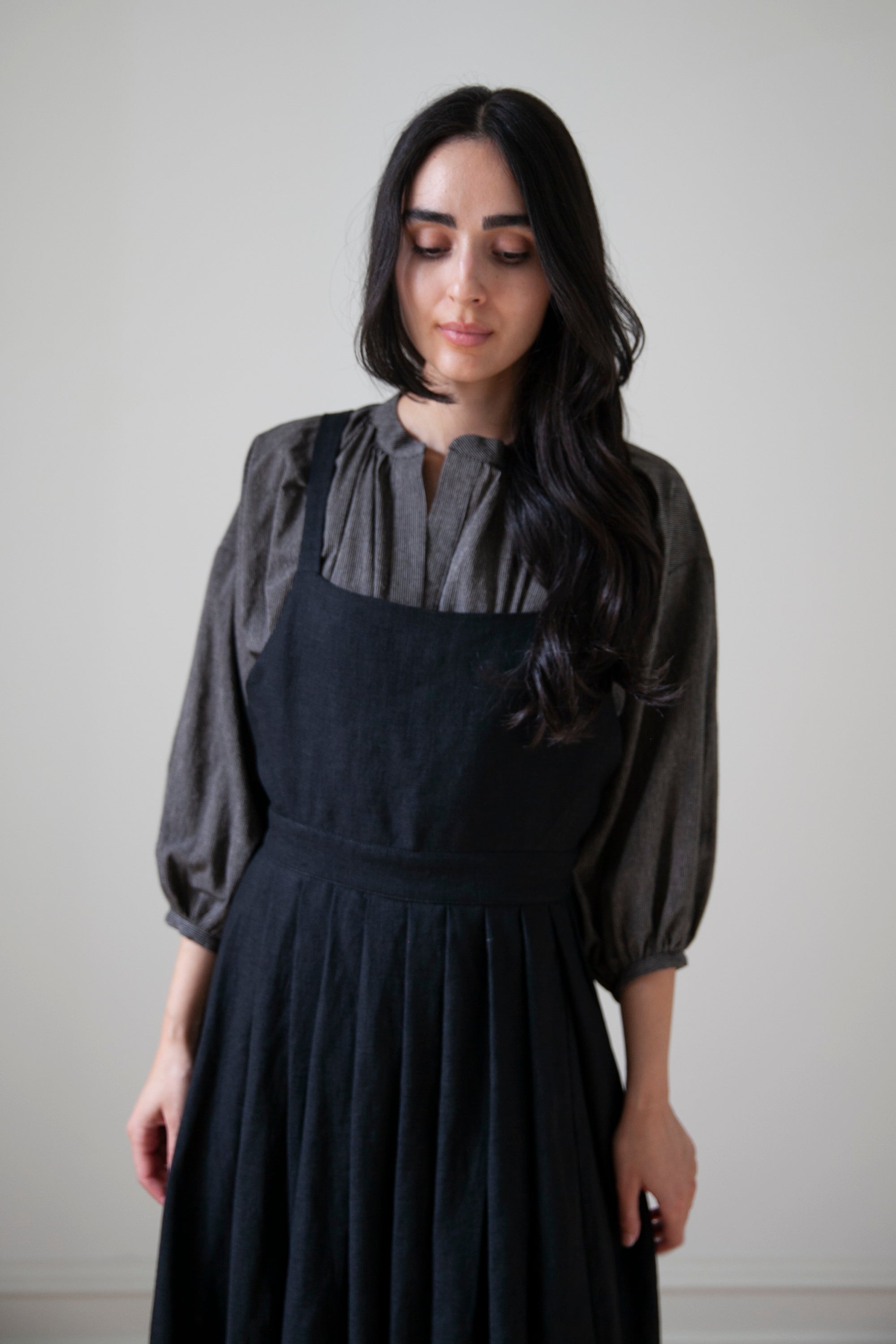 Robe Tablier Osa - Lin Noir