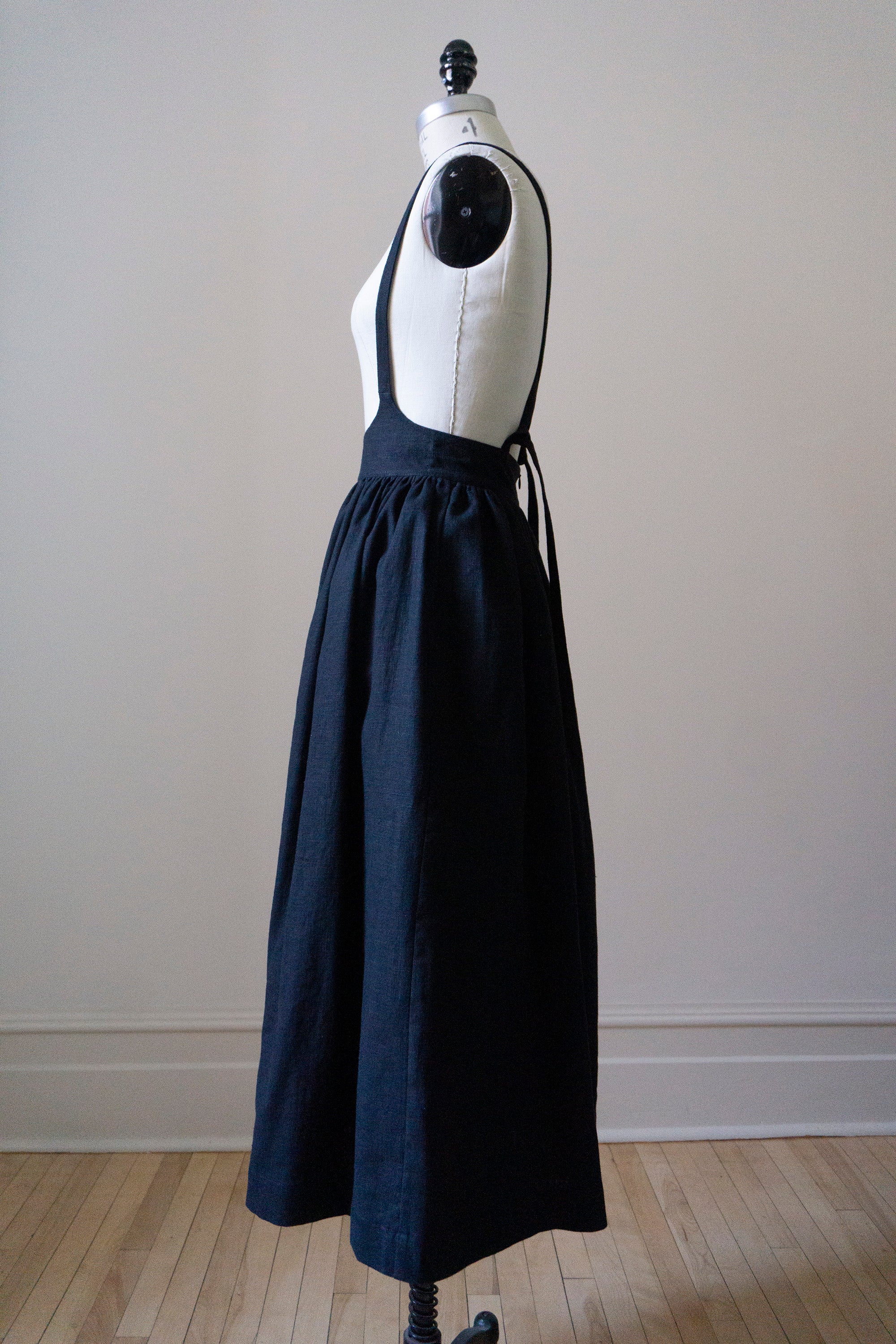 Ursula Skirt - Black Linen