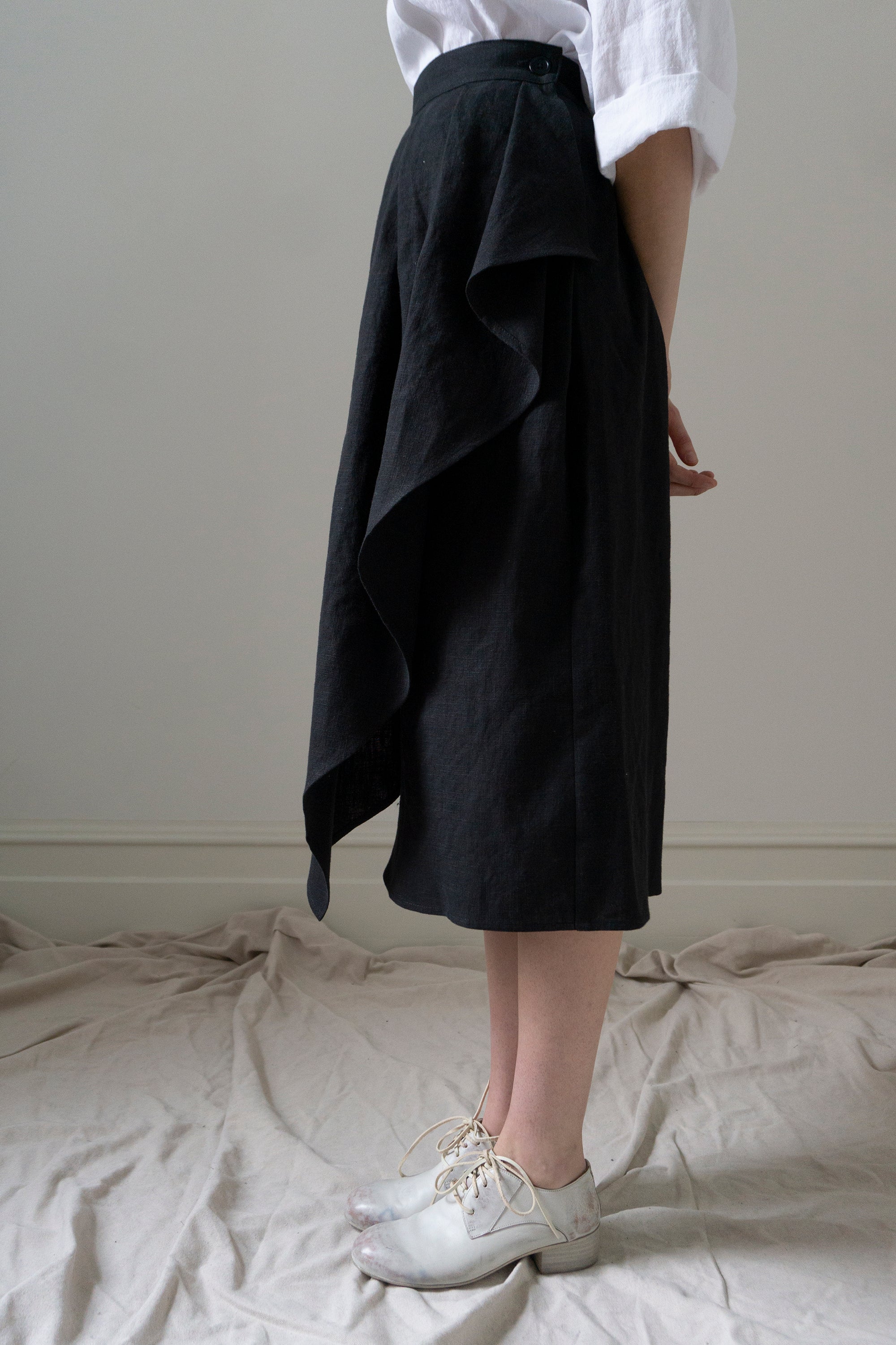 Fenna Linen Skirt- Black