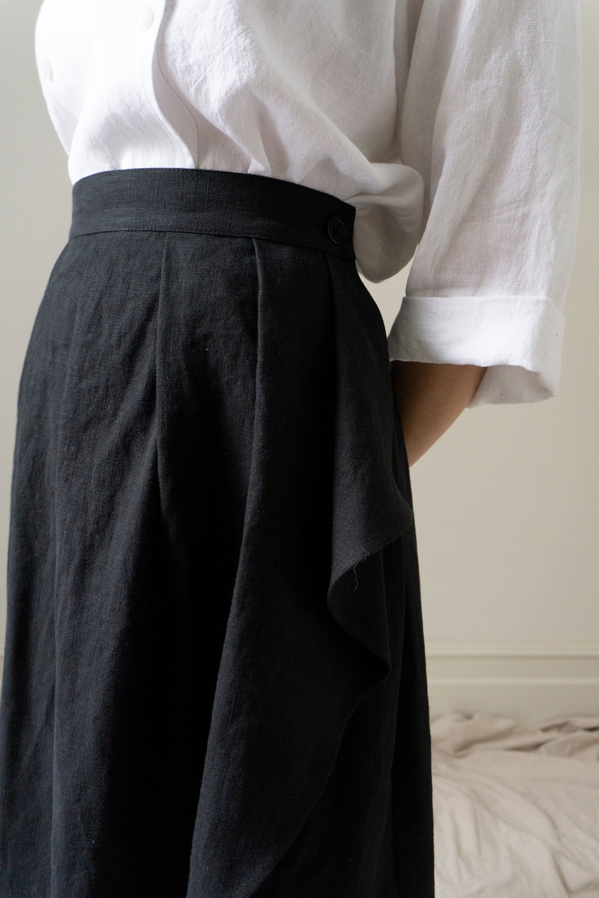 Fenna Linen Skirt- Black