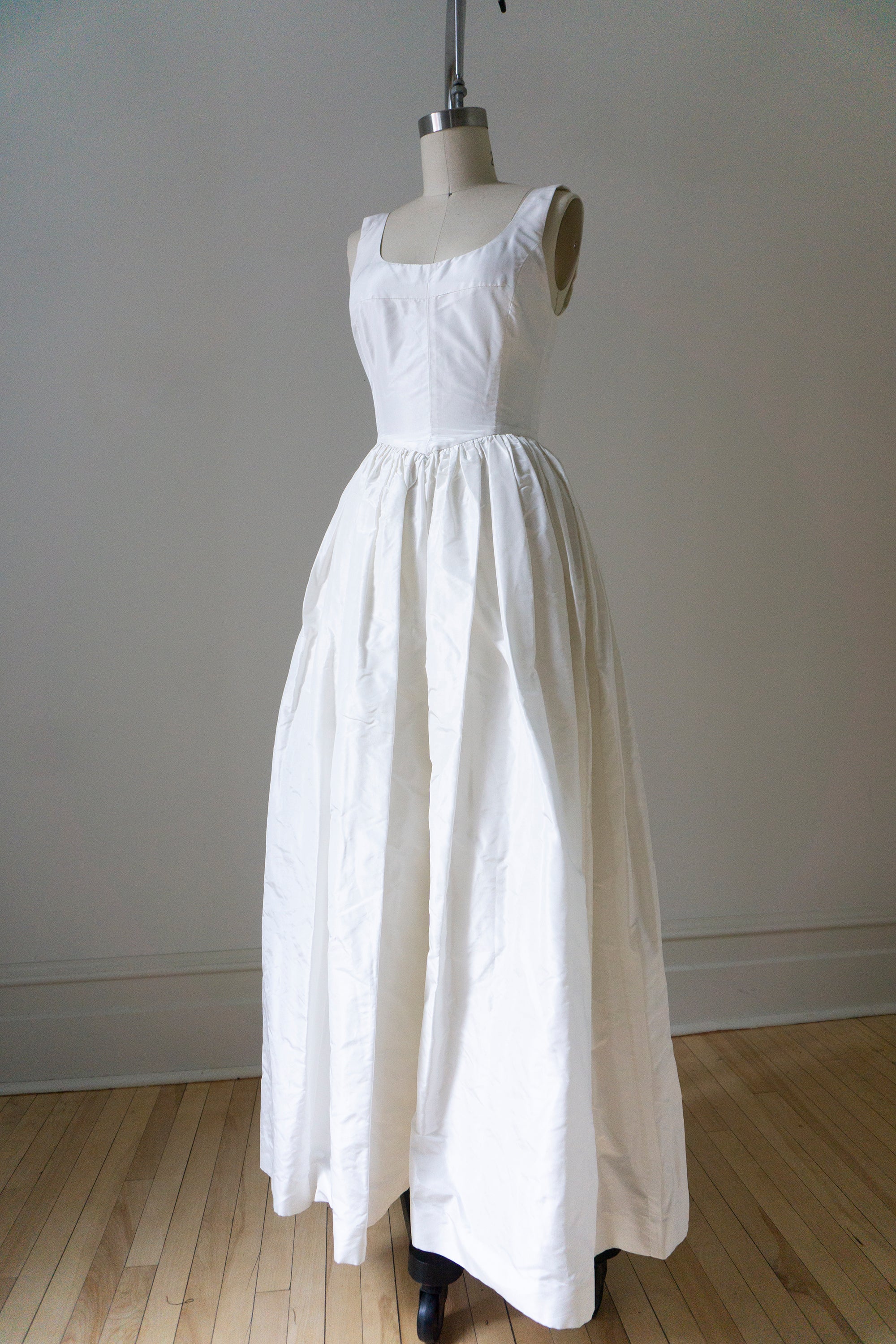 Hemlock Gown - Alabaster Silk Taffeta (PHOTOSHOOT SAMPLE - XS)