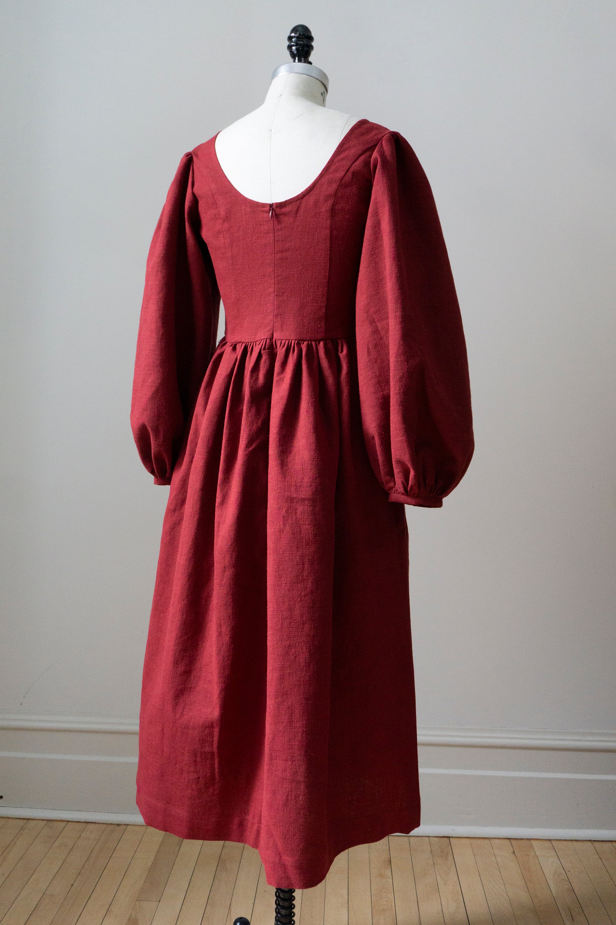 Lisbeth Dress - Crimson (SIZE M & L)