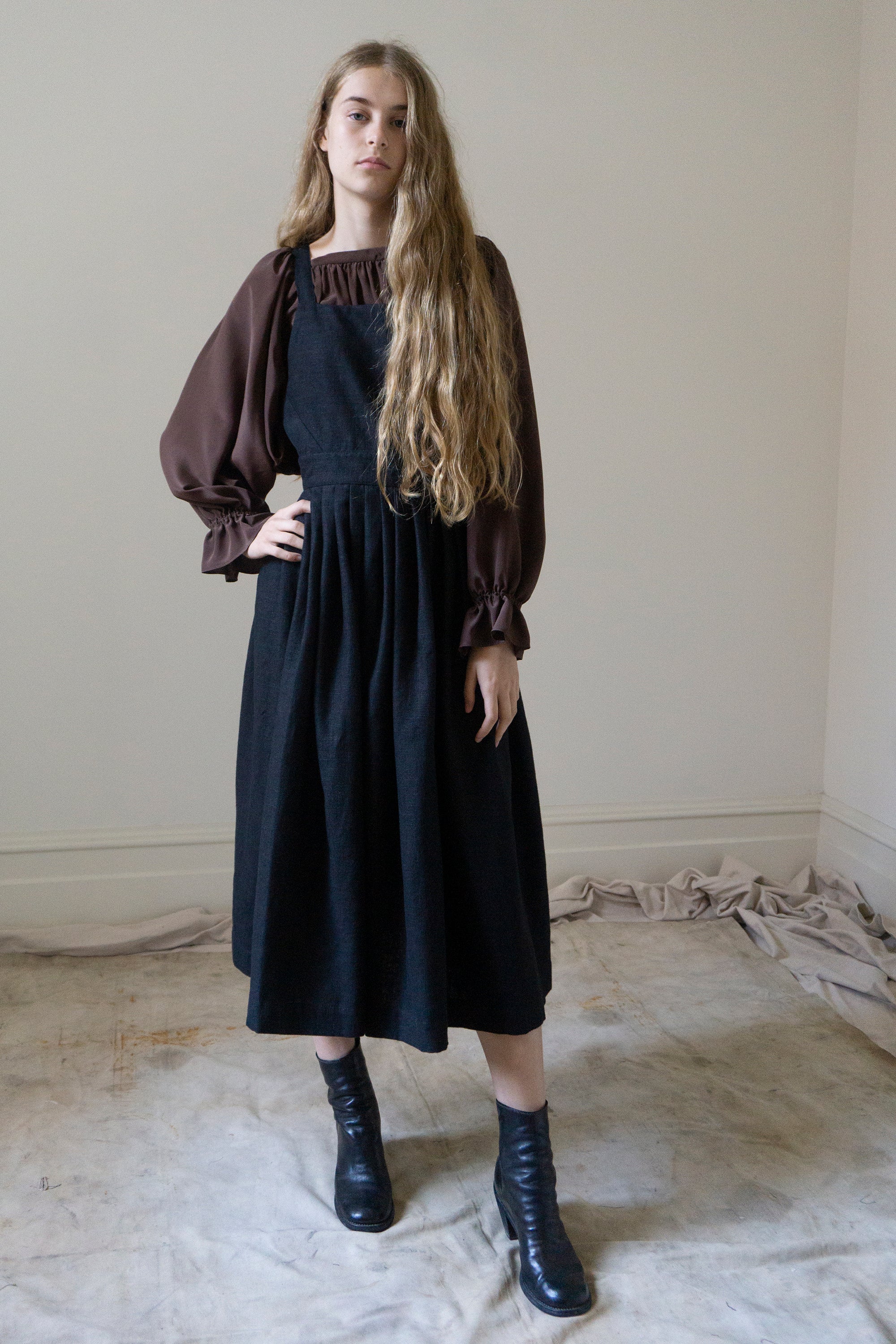 Robe Tablier Osa - Lin Noir