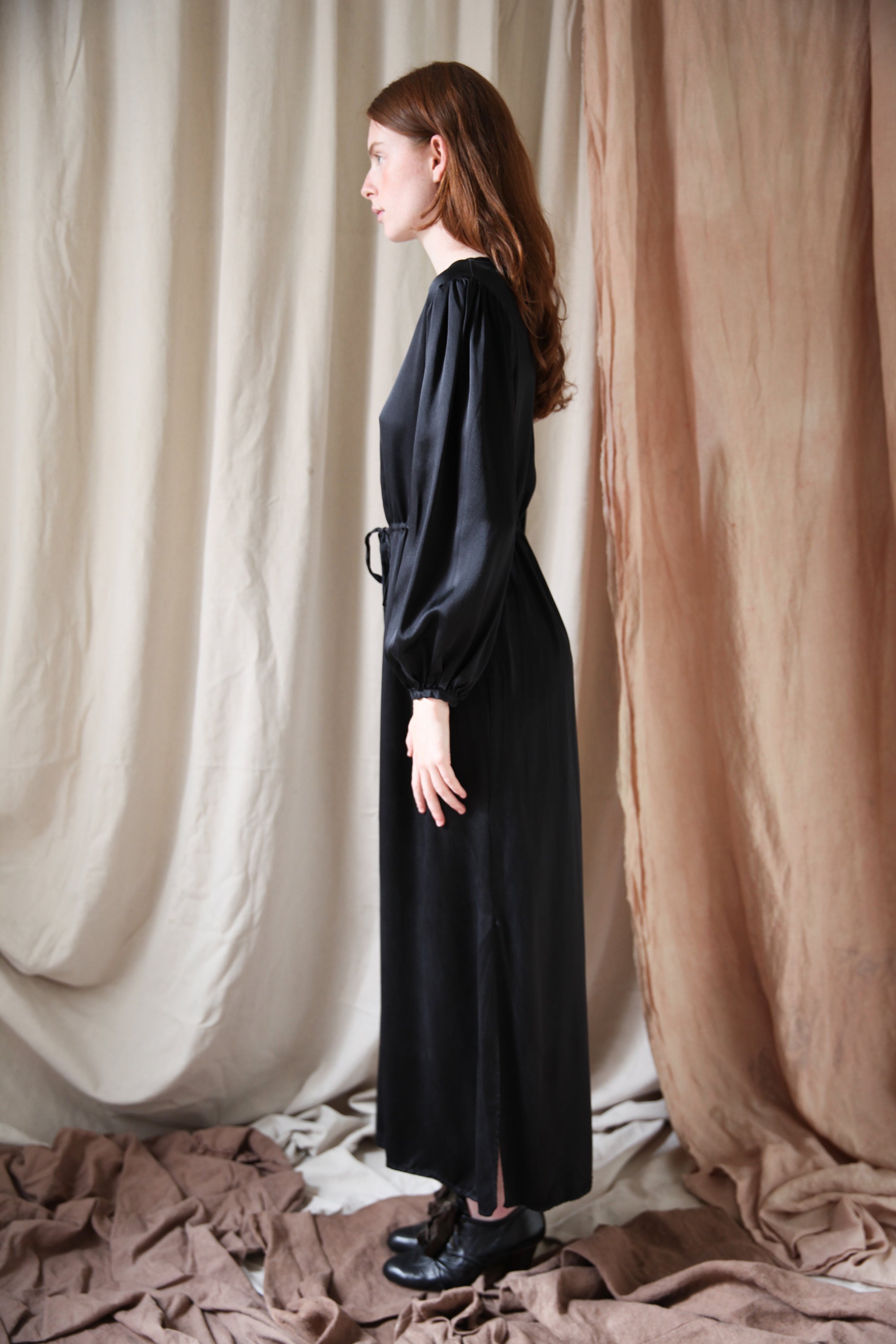 Robe Inez - Charmeuse de soie noire