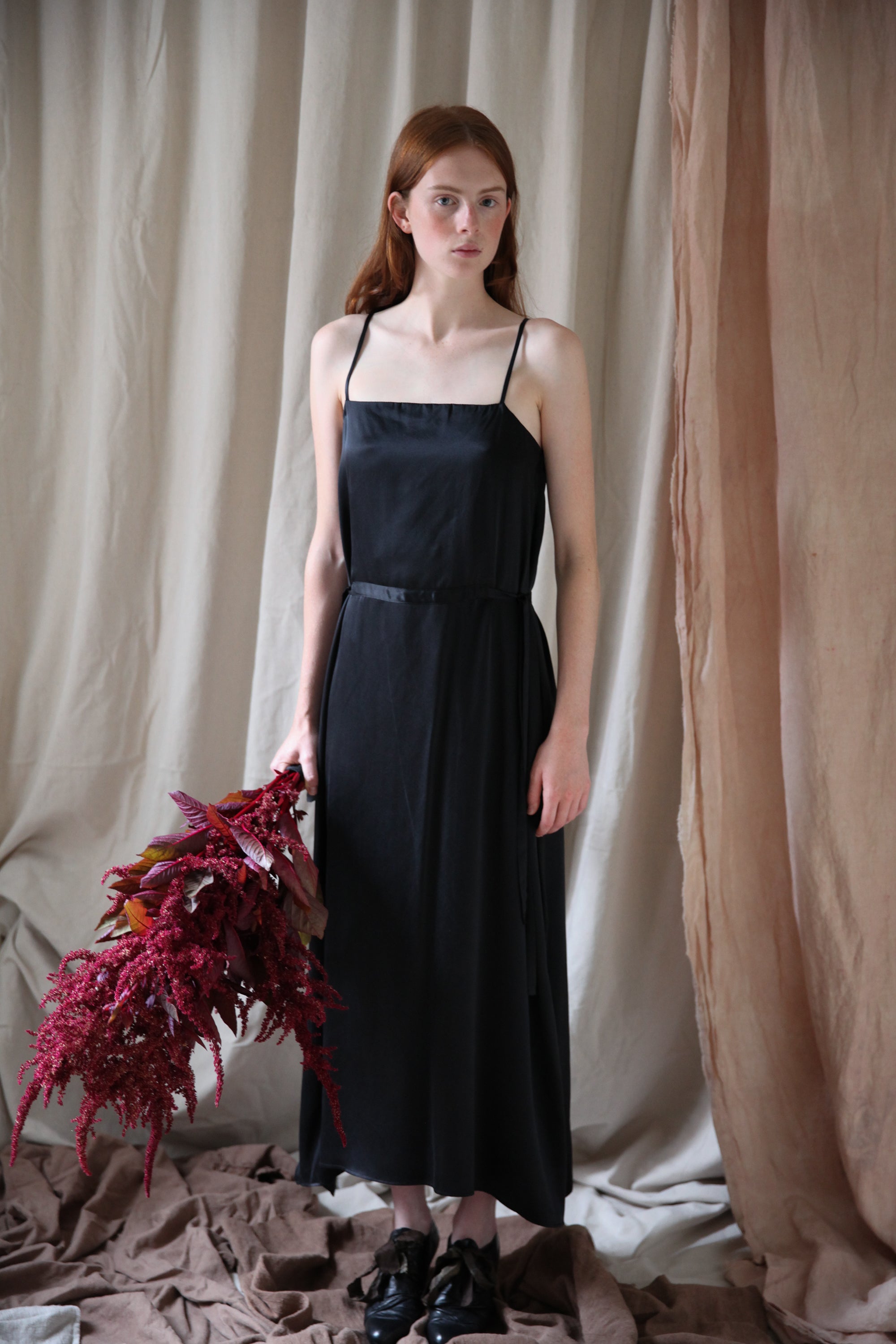 Robe Prune - Charmeuse de Soie Noire