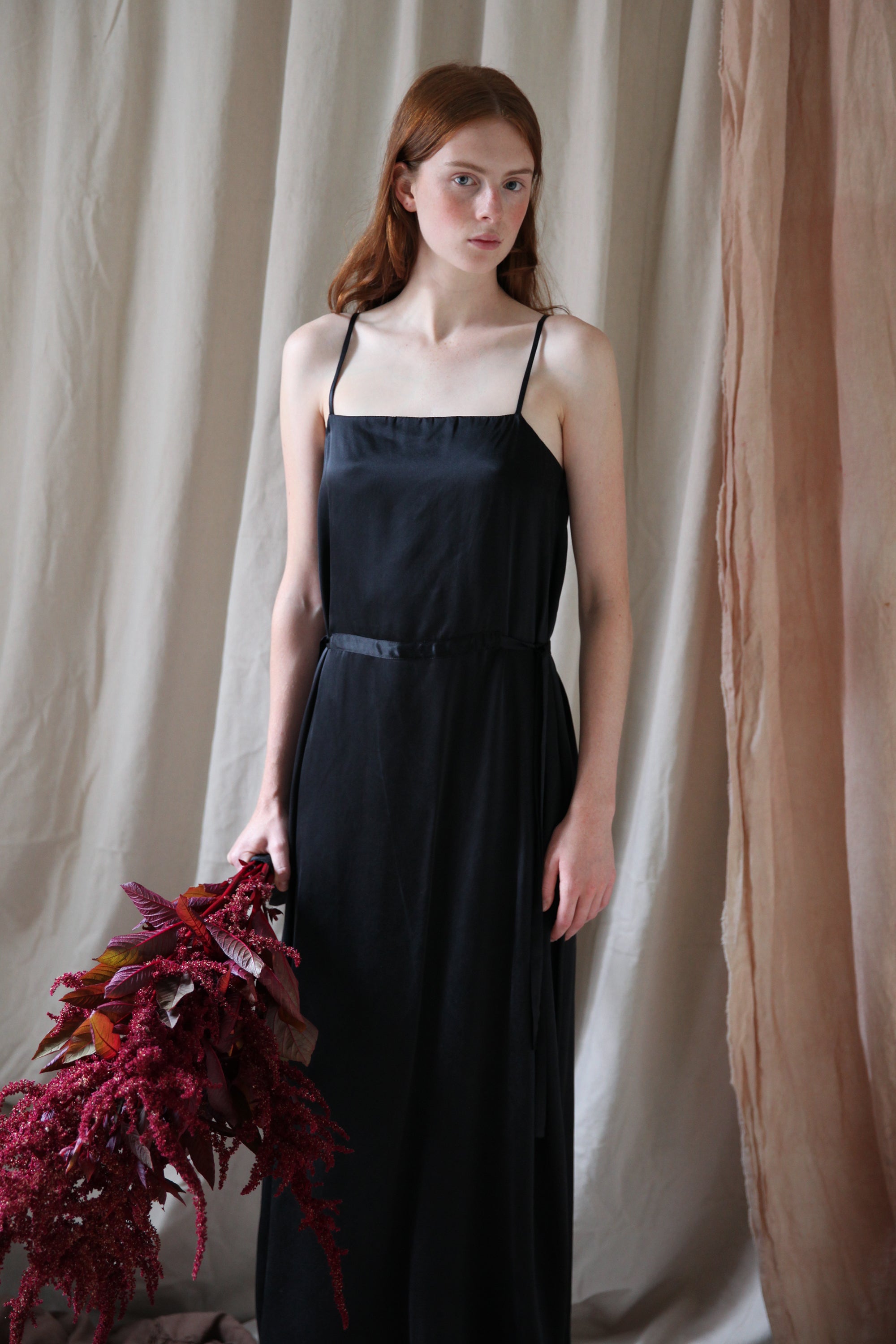 Robe Prune - Charmeuse de Soie Noire