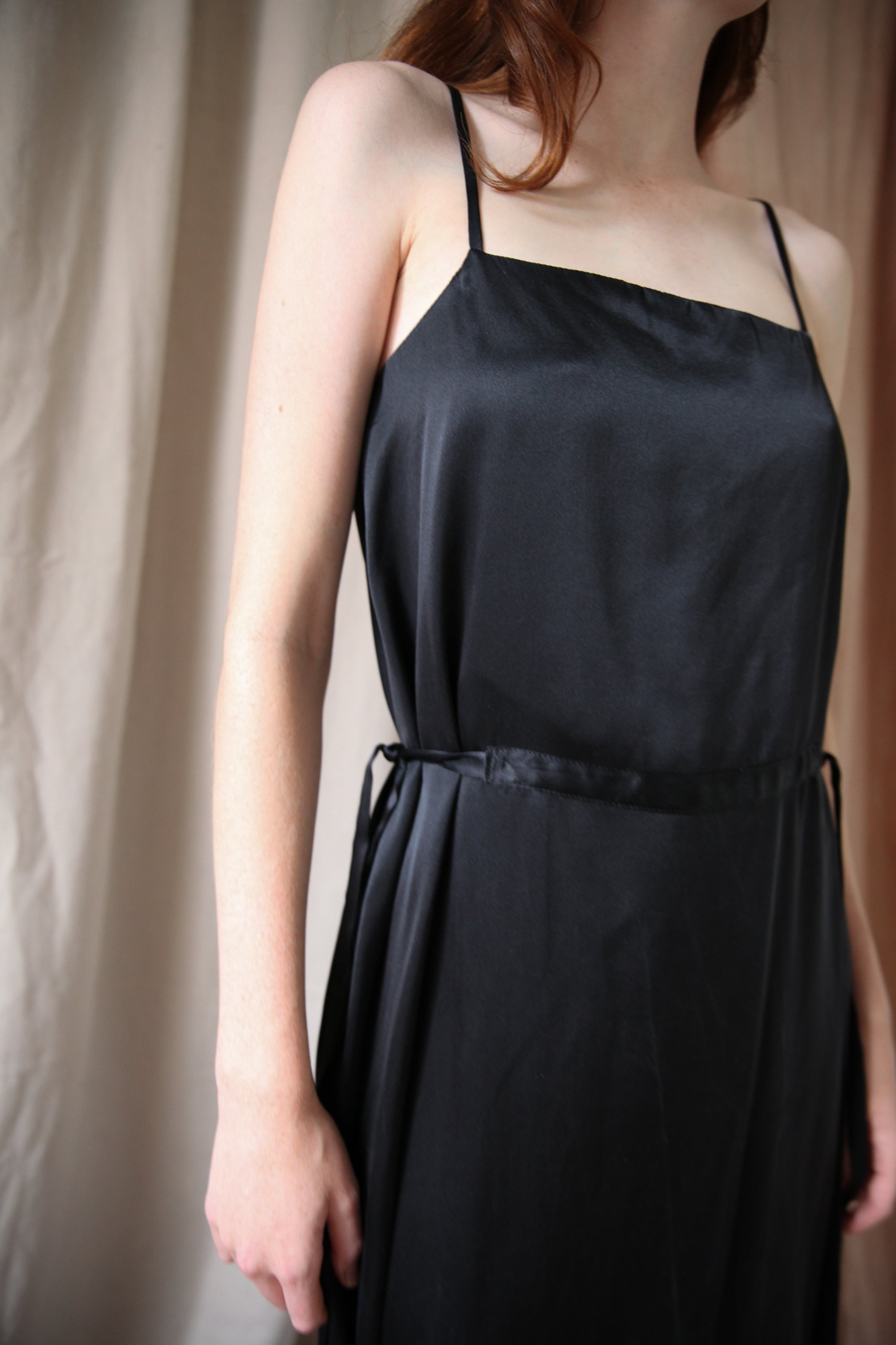 Robe Prune - Charmeuse de Soie Noire