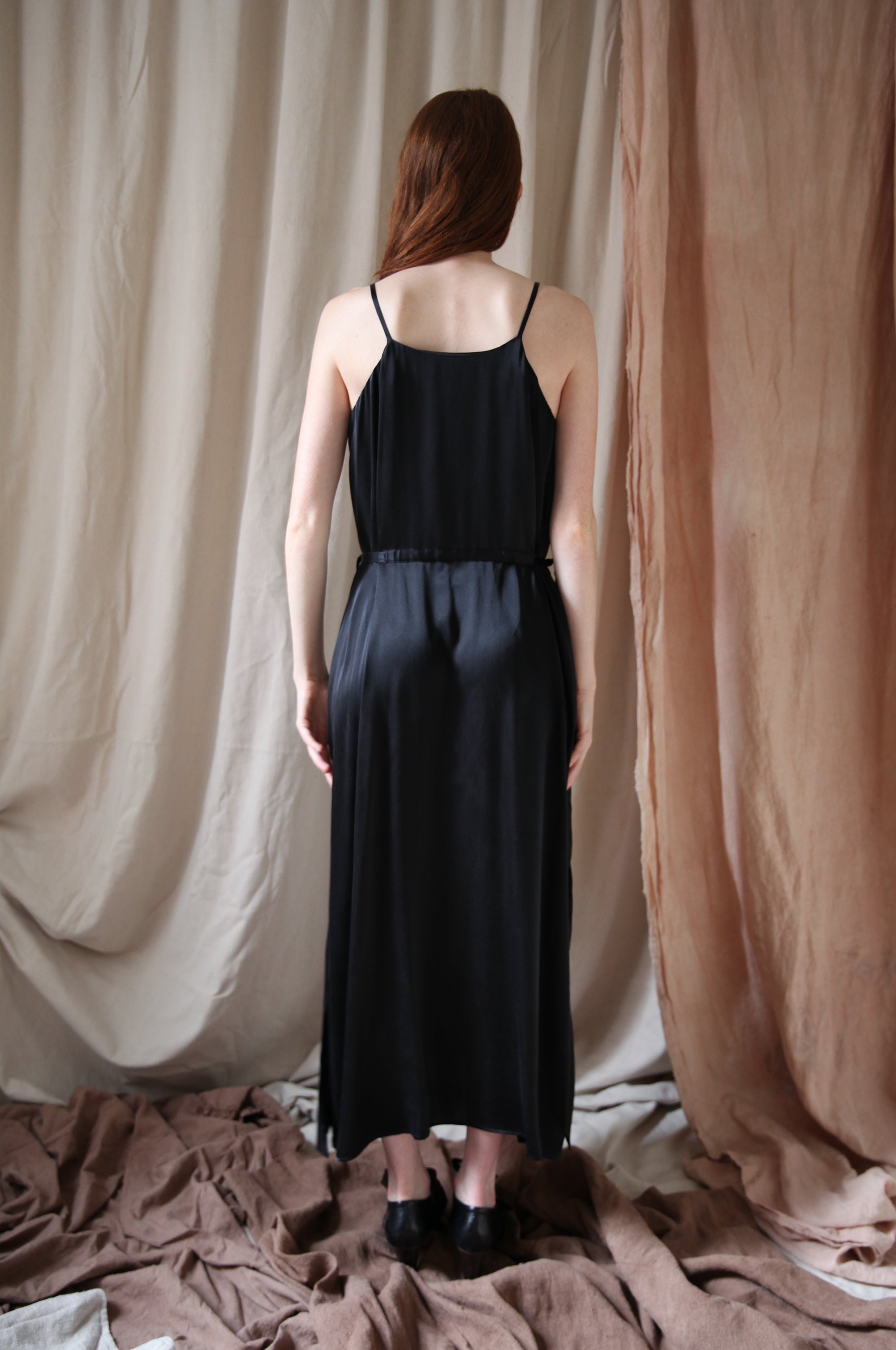 Robe Prune - Charmeuse de Soie Noire