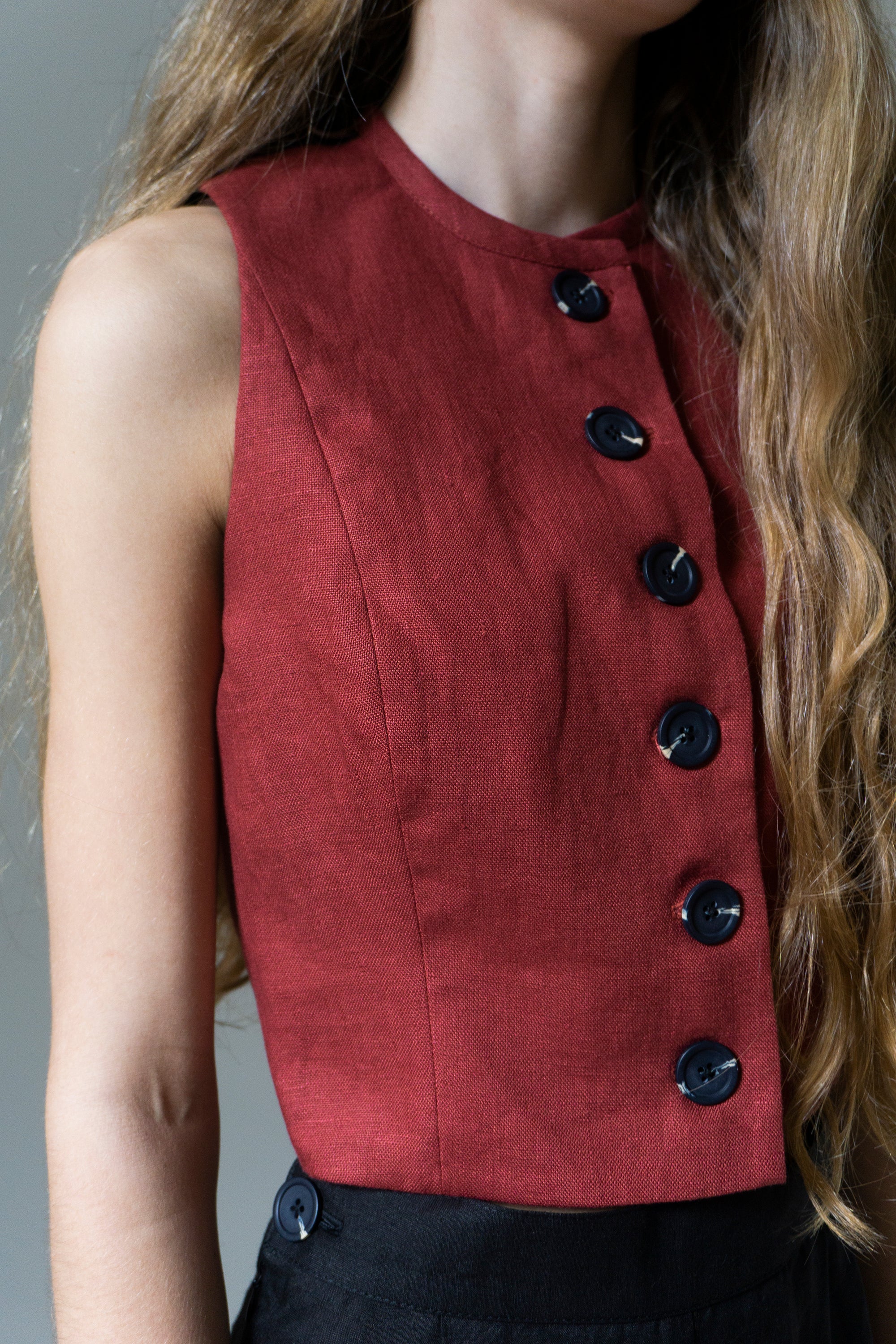 Tove Linen Waistcoat - Carmine
